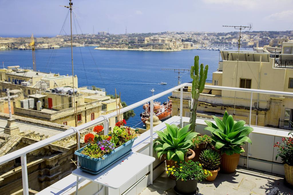 Palazzo Valletta Suites Exterior photo