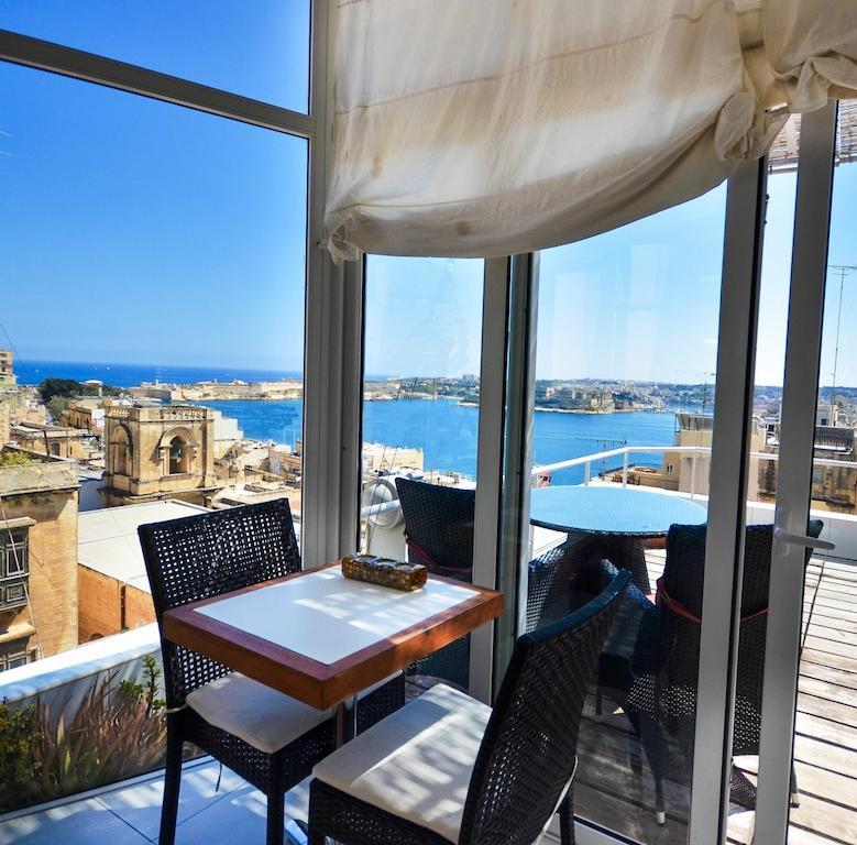 Palazzo Valletta Suites Exterior photo
