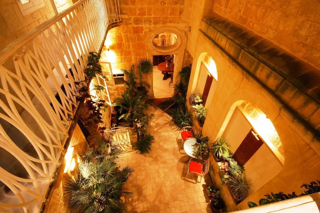 Palazzo Valletta Suites Exterior photo