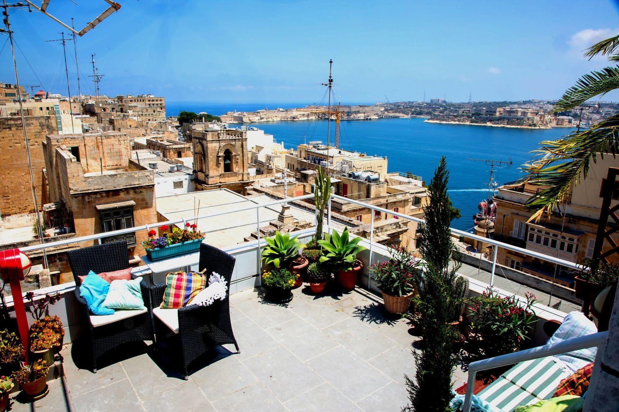 Palazzo Valletta Suites Exterior photo